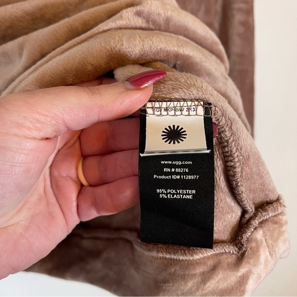 UGG Beckner Cropped Sweatshirt Long Sleeve Cropped Crewneck Velvet Plush XL - Picture 9 of 12